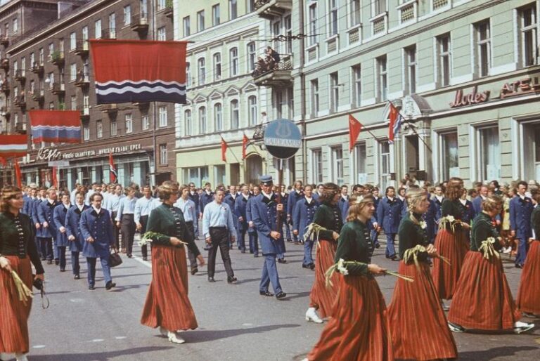 Dziesmu svētku simtgade