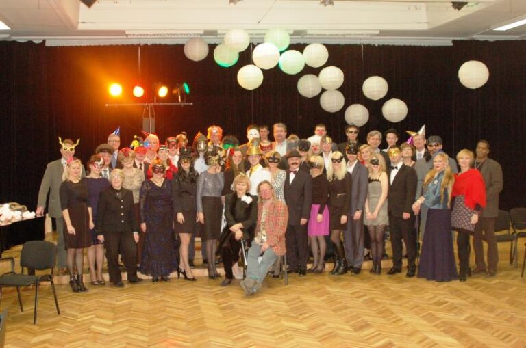 Jaungada masku balle